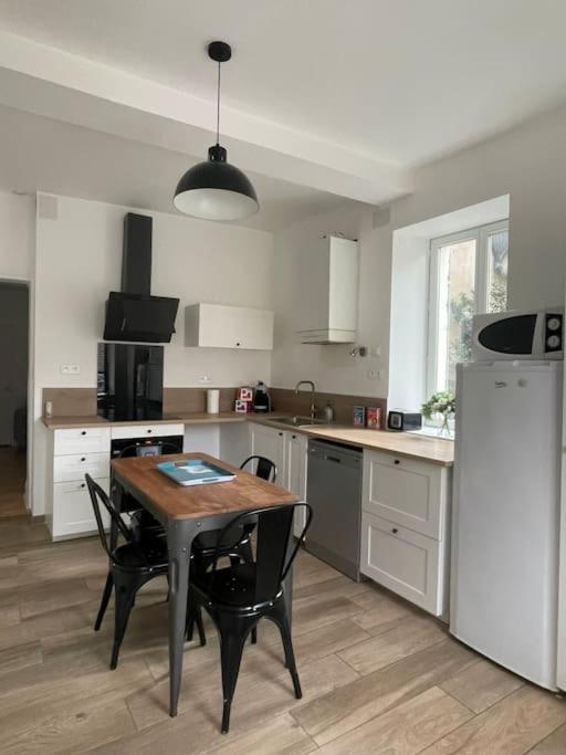 Agreable Gite Au Coeur Du Centre Ville 4 Personnes Chagny (Saone-et-Loire) Exterior foto